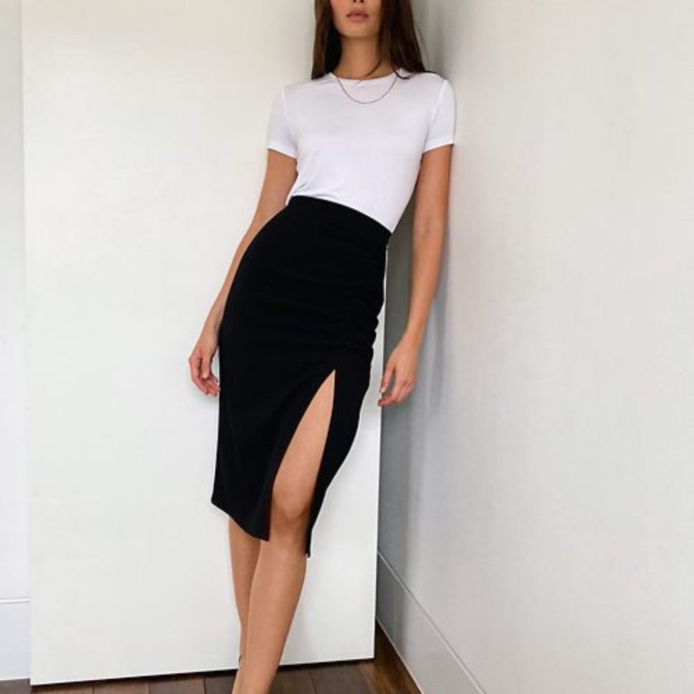 NWT Aritzia Babaton Mayhew Midi Skirt